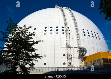 Globen, Ericsson Globe, con vista del cielo la funicolare, distretto di Johanneshov, Stoccolma, Svezia Foto Stock