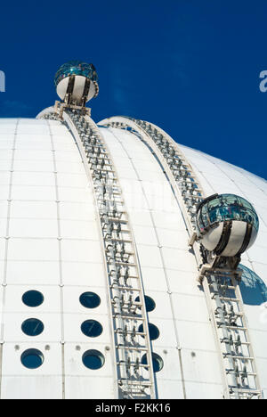 Globen, Ericsson Globe, con vista del cielo la funicolare, distretto di Johanneshov, Stoccolma, Svezia Foto Stock