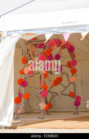 Wedding marque marquee preparati a Bournemouth Beach nel mese di settembre Foto Stock