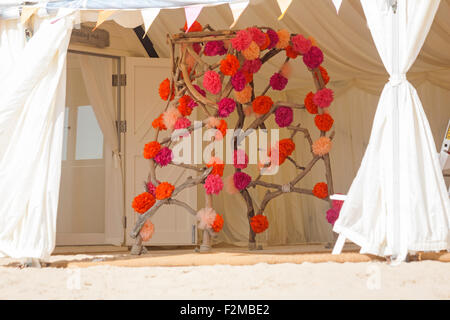 Wedding marque marquee preparati a Bournemouth Beach nel mese di settembre Foto Stock