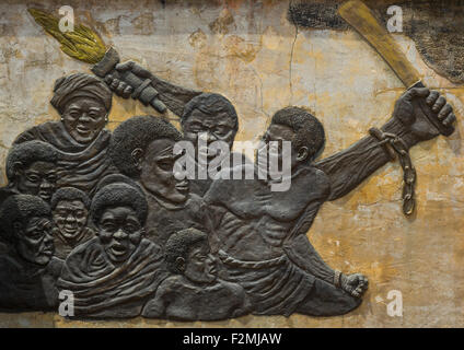 Il Benin, Africa Occidentale, Ouidah, il memoriale zomachi sul sentiero di slave che mostra gli schiavi liberi Foto Stock