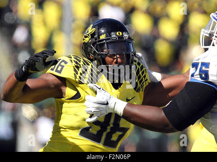 Autzen Stadium, Eugene, OR, Stati Uniti d'America. Xix Sep, 2015. Oregon Ducks linebacker Christian francese (96) durante il NCAA Football gioco tra le anatre e la Georgia State pantere a Autzen Stadium, Eugene, o. Larry C. Lawson/CSM/Alamy Live News Foto Stock