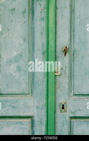 Telaio completo di prendere una vecchia porta di legno Foto Stock