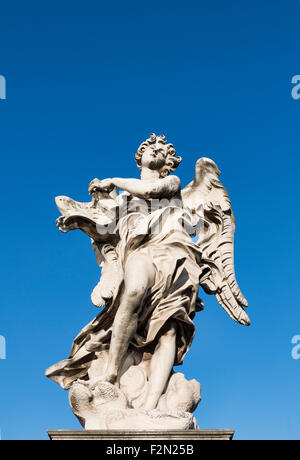 Angelo con il Superscription, Ponte Sant'Angelo bridge, Roma, Italia Foto Stock