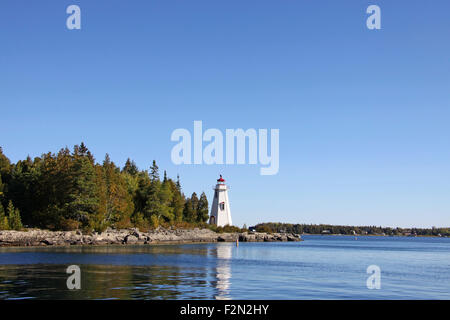 Grande vasca Lighthouse, il Lago Huron e Georgian Bay, Bruce Peninsula, Ontario, Canada. Foto Stock