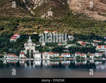 La Chiesa cattolica della nascita della Vergine Maria, Prcanj, Montenegro Foto Stock