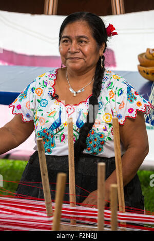 Weaver da Monsefu, nel nord del Perù. Foto Stock