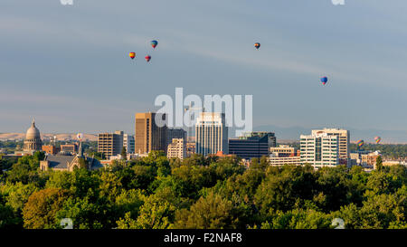I palloni ad aria calda sopra la Skyline di Boise Foto Stock