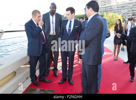 Il Principato di Monaco, Settembre 21, 2015: Louis Ducruet (primo figlio della Principessa Stephanie di Monaco) al calcio Goldenfoot premi insieme con il Goldenfoot vincitore 2015, Samuel Eto o/picture alliance Foto Stock