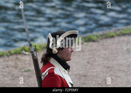 Charlestown, Cornwall, Regno Unito. Il 22 settembre 2015. La BBC Poldark serie, fissando Aidan Turner, continua la ripresa in Charlestown, con una folla di curiosi a guardare. Credito: Simon Maycock/Alamy Live News Foto Stock