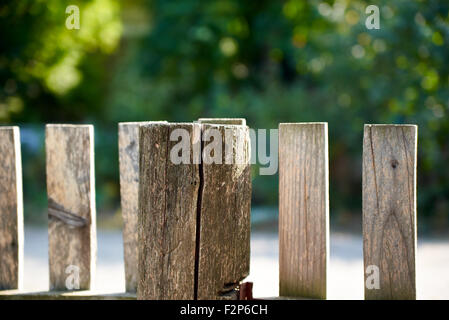 Vecchia staccionata in legno in stile retrò Foto Stock