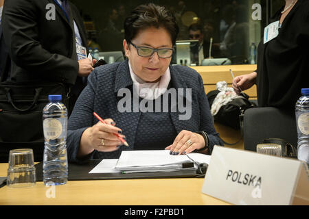 Bruxelles, Belgio. Il 22 settembre, 2015. Lucidare il Ministro degli interni Teresa Piotrowska durante uno speciale spazio europeo di giustizia affari interni del Consiglio dei ministri sulla crisi di migrazione a Bruxelles, in Belgio il 22.09.2015 da Wiktor Dabkowski Credito: Wiktor Dabkowski/ZUMA filo/Alamy Live News Foto Stock