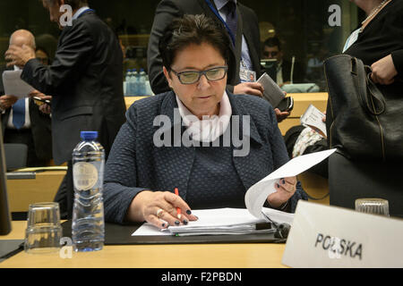 Bruxelles, Belgio. Il 22 settembre, 2015. Lucidare il Ministro degli interni Teresa Piotrowska durante uno speciale spazio europeo di giustizia affari interni del Consiglio dei ministri sulla crisi di migrazione a Bruxelles, in Belgio il 22.09.2015 da Wiktor Dabkowski Credito: Wiktor Dabkowski/ZUMA filo/Alamy Live News Foto Stock