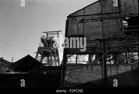 Colliery pit testa ingranaggio di avvolgimento nel Galles del Sud campo di carbone. 1982 Foto Stock