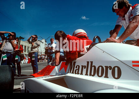 Niki Lauda nella sua McLaren Foto Stock