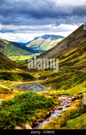 Kirkstone pass Cumbria Regno Unito mountain road verso il basso per fratelli acqua Foto Stock