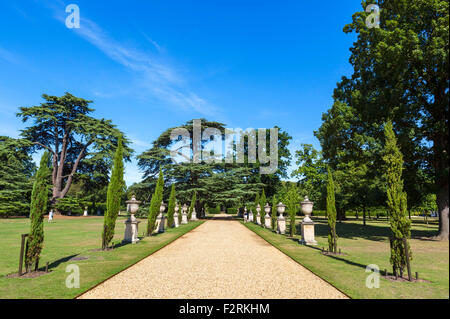 Giardini direttamente fuori Chiswick House, un inizio settecento villa palladiana a Chiswick, London, England, Regno Unito Foto Stock