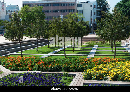 Il giardino esterno al Teatro Habima di Tel Aviv Yafo, Israele Foto Stock