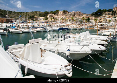 Vista del Porto di Soller, una porta a Maiorca, isole Baleari, Spagna, Europa Foto Stock