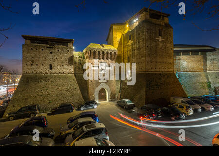 Castel Sismondo al crepuscolo Foto Stock