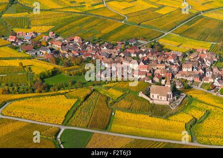 Francia, Haut Rhin (68), la strada dei vini, villaggio di Hunawihr, villaggio classificato più bel villaggio francese (vista aerea) // Haut Foto Stock