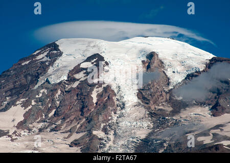 Il monte Rainier picco ghiacciato Foto Stock