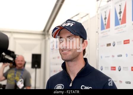 La trentacinquesima edizione della Coppa America - apertura delle gambe del world series a Portsmouth offre: Sir Ben Ainslie dove: Portsmouth, Regno Unito quando: 23 Lug 2015 Foto Stock