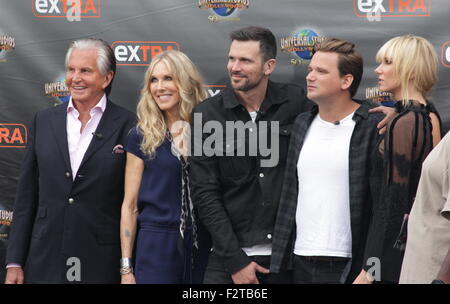 Il cast del nuovo reality show 'Stewarts & Hamiltons' arrivano per un colloquio sulla " Extra " alla Universal City Walk con: George Hamilton, Alana Stewart, Ashley Hamilton, Sean Stewart, Kimberly Stewart dove: Los Angeles, California, Stati Uniti quando: 23 Lug 2015 Foto Stock