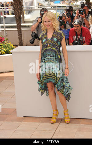 CANNES, Francia - 15 Maggio 2010: Naomi Watts al photocall per il suo film "Incontrerete un Tall Dark Stranger" fuori concorso al 63° Festival di Cannes. Foto Stock