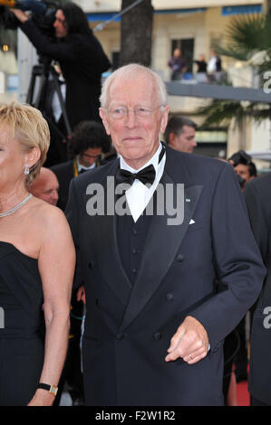 CANNES, Francia - 12 Maggio 2010: Max von Sydow alla premiere di "Robin Hood" il film di apertura presso la 63a edizione del Festival de Cannes. Foto Stock