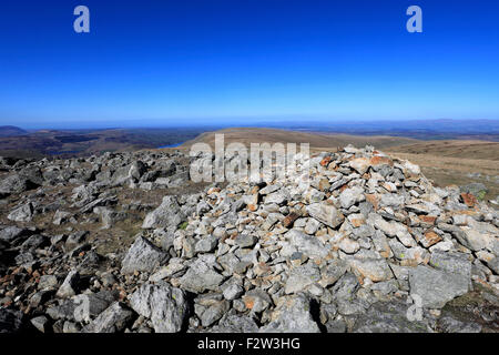 La molla, il Vertice Cairn di alta sollevare cadde, High Street, Martindale valle comune, Parco Nazionale del Distretto dei Laghi, Cumbria Inghilterra England Foto Stock