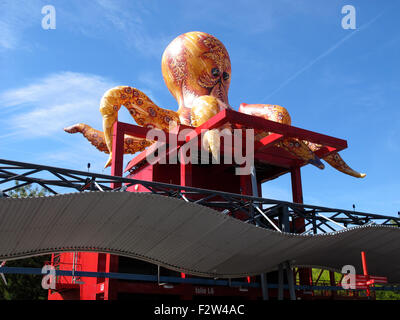 Poulpe da Les Plasticiens Volants,Francia,L'Air des Geants,giganti aria,esposizioni,Parc de la Villette, Parigi, Francia Foto Stock