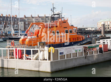 Scialuppa di salvataggio nel porto di Weymouth Dorset, England, Regno Unito Foto Stock