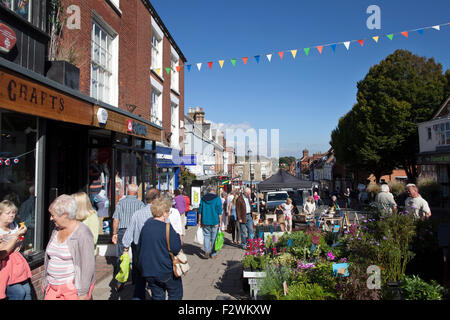 High Street, Lymington, città mercato, Hampshire, Inghilterra, Regno Unito Foto Stock