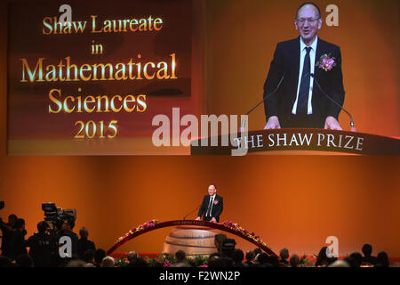 (150924) -- HONG KONG, Sett. 24, 2015 (Xinhua) -- il professor Gerd Faltings, vincitore del Premio Shaw in Scienze Matematiche, parla alla cerimonia di presentazione della annuale premio Shaw a Hong Kong, Cina del sud, Sett. 24, 2015. Una cerimonia di presentazione dell'Annuale Premio Shaw si è tenuta giovedì a Hong Kong, con cinque Stati Uniti e scienziati tedeschi lodato per il loro lavoro di spicco in astronomia, scienze della vita e della medicina e scienze matematiche. (Xinhua/Wu Yongjian) (dyhqwl) Foto Stock