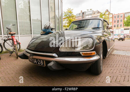 Una Citroen DS Pallas auto, progettato da Flaminio Bertoni e il francese ingegnere aeronautico André Lefèbvre Foto Stock