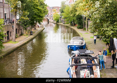 Canal pontili nella città olandese di Utrecht, Paesi Bassi Foto Stock