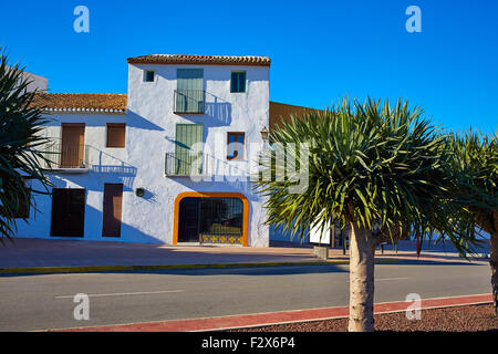 Denia Villaggio Mediterraneo di facciate in Alicante Spagna Foto Stock