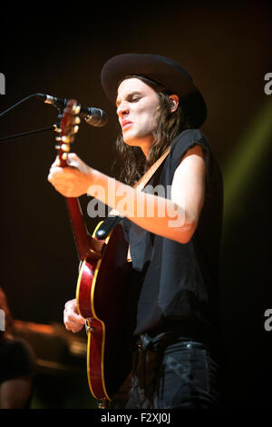 Glasgow, Scotland, Regno Unito. 24 Settembre, 2015. James Bay esegue presso l'O2 Academy Glasgow il 24 settembre 2015 a Glasgow, in Scozia. Credito: Sam Kovak/Alamy Live News Foto Stock