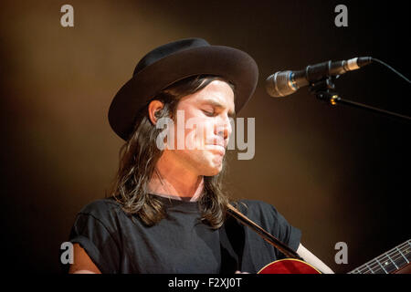 Glasgow, Scotland, Regno Unito. 24 Settembre, 2015. James Bay esegue presso l'O2 Academy Glasgow il 24 settembre 2015 a Glasgow, in Scozia. Credito: Sam Kovak/Alamy Live News Foto Stock