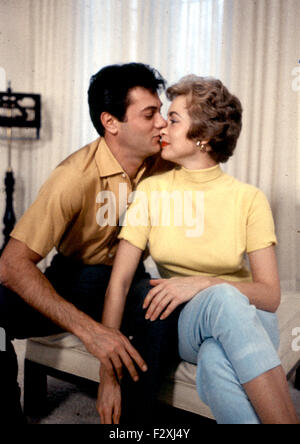 JANET LEIGH US attrice cinematografica con l'attore marito Tony Curtis circa 1960 Foto Stock