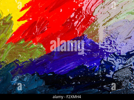 Escursioni di un artista con vernici ad acquerello e pennelli. Foto Stock