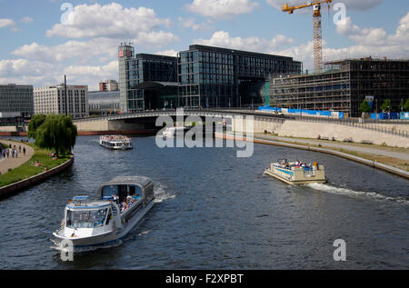 Berliner Hauptbahnhof (ehem. Lehrter Bahnhof), Sprea, Berlino. Foto Stock