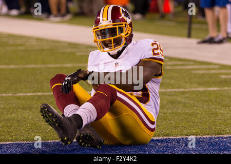 Settembre 24, 2015, Washington Redskins cornerback Chris Culliver (29) reagisce durante il gioco di NFL tra Washington Redskins e New York Giants a MetLife Stadium di East Rutherford, New Jersey. New York Giants ha vinto 32-21. Christopher Szagola/CSM Foto Stock