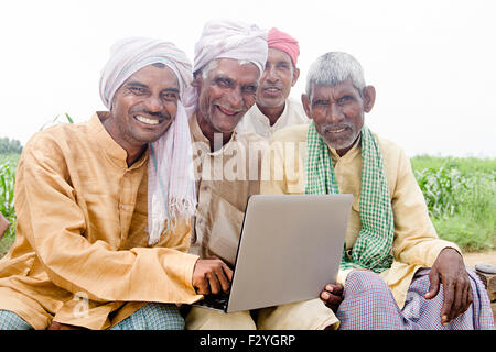 4 rurale indiano maso contadino di lavoro portatile Foto Stock