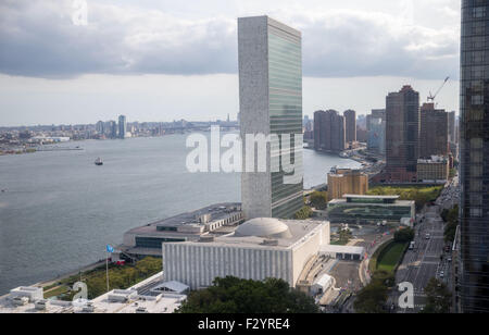 Una vista della sede centrale delle Nazioni Unite head quarter in New York, Stati Uniti d'America, 25 settembre 2015. Foto: Michael Kappeler/dpa Foto Stock