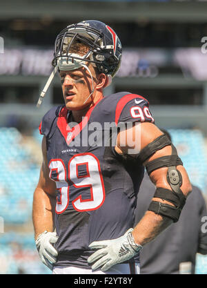 Settembre 20, 2015 Charlotte, Houston Texans difensivo fine J.J. Watt #99 si riscalda in un gioco contro la Carolina Panthers il 20 settembre 2015, presso la Bank of America Stadium di Charlotte, North Carolina. Le Pantere sconfitto i Texans 19-10 .Margaret Bowles/CSM Foto Stock