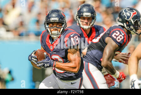 Settembre 20, 2015 Charlotte, Houston Texans wide receiver Chandler degno #13 guadagna yardage dopo la cattura in una partita contro la Carolina Panthers il 20 settembre 2015, presso la Bank of America Stadium di Charlotte, North Carolina. Le Pantere sconfitto i Texans 19-10 .Margaret Bowles/CSM Foto Stock