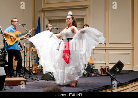 Donna eseguendo la Bruja, Messicana folk dance Foto Stock