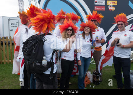 Richmond, Londra, Regno Unito. 26 Sep, 2015. Rugby fan riuniti in un screening all'aperto presso la Old Deer Park, Richmond, SW di Londra. Centinaia di fan si sono riuniti per guardare una serie di partite su grandi schermi non lontano da Twickenham Stadium. Credito: a Vista/fotografica Alamy Live News Foto Stock